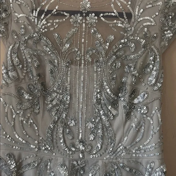 Aidan Mattox | Adrianna Papell Silver Beaded Short Sleeve Dress Size 6 - Picture 7 of 13